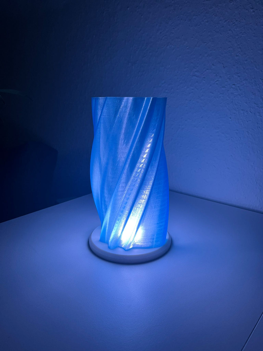 Spiral-Lampe mit Farbwechsel-LED – Moderne Lampe 3D Gedruckt