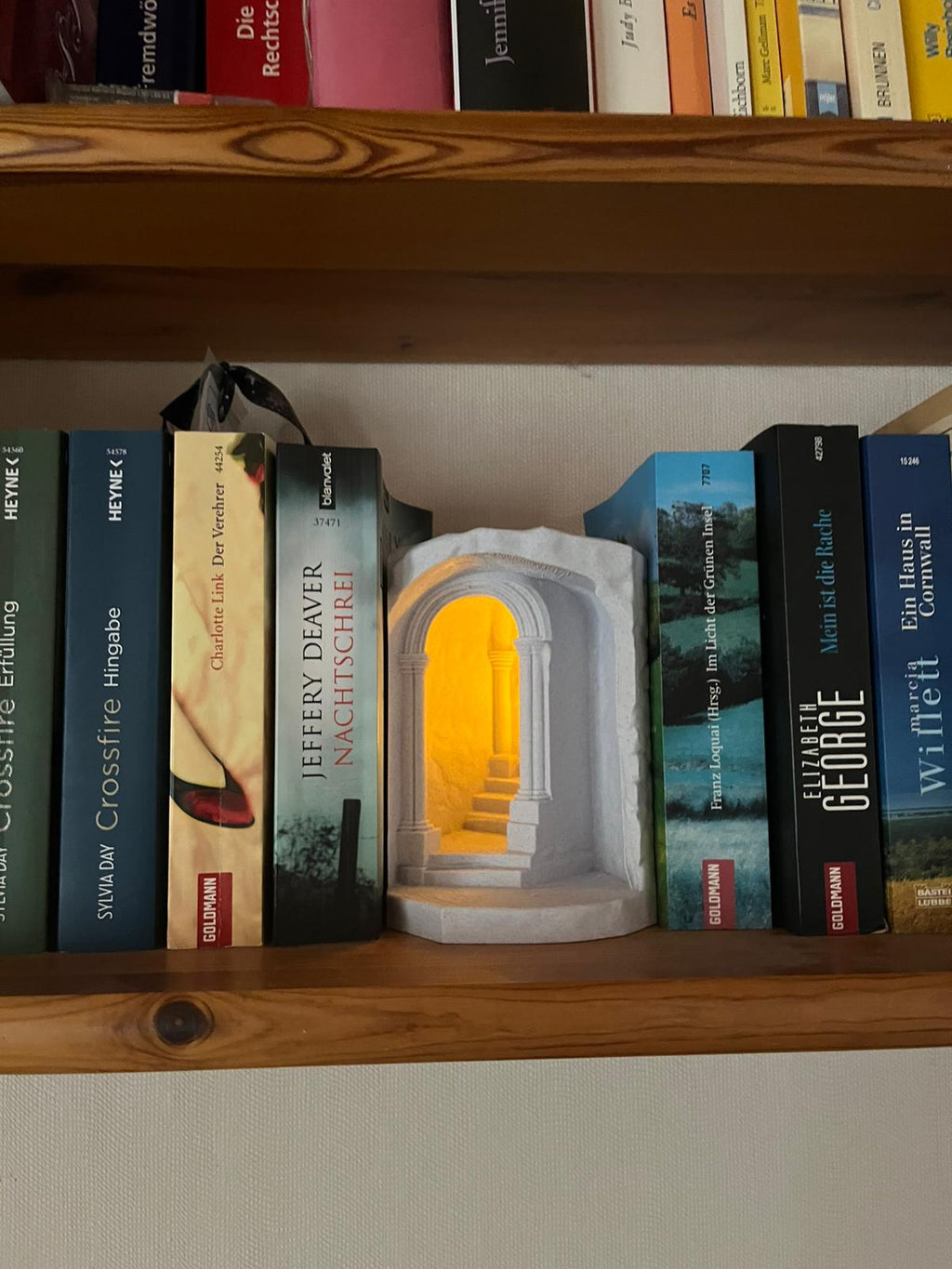 Buchstützen Deko mit LED Licht – Book Nook Bücherregal Deko | 3D gedruckt in Stein-Optik