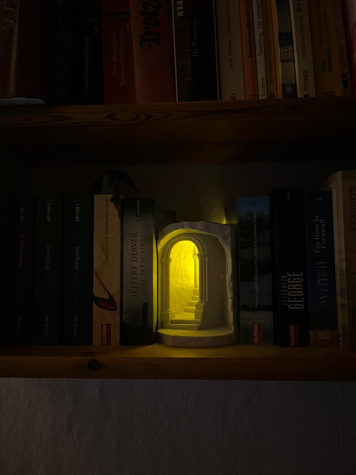 Buchstützen Deko mit LED Licht – Book Nook Bücherregal Deko | 3D gedruckt in Stein-Optik