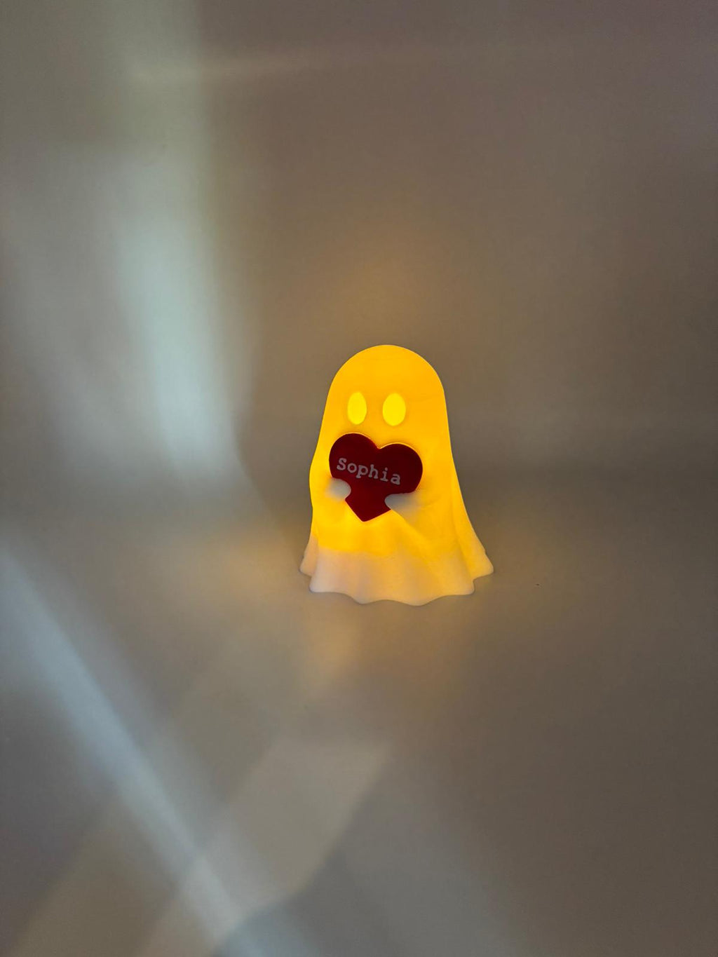 Personalisierbarer Geist mit Herz & LED-Teelicht – 3D gedruckte Deko mit Name