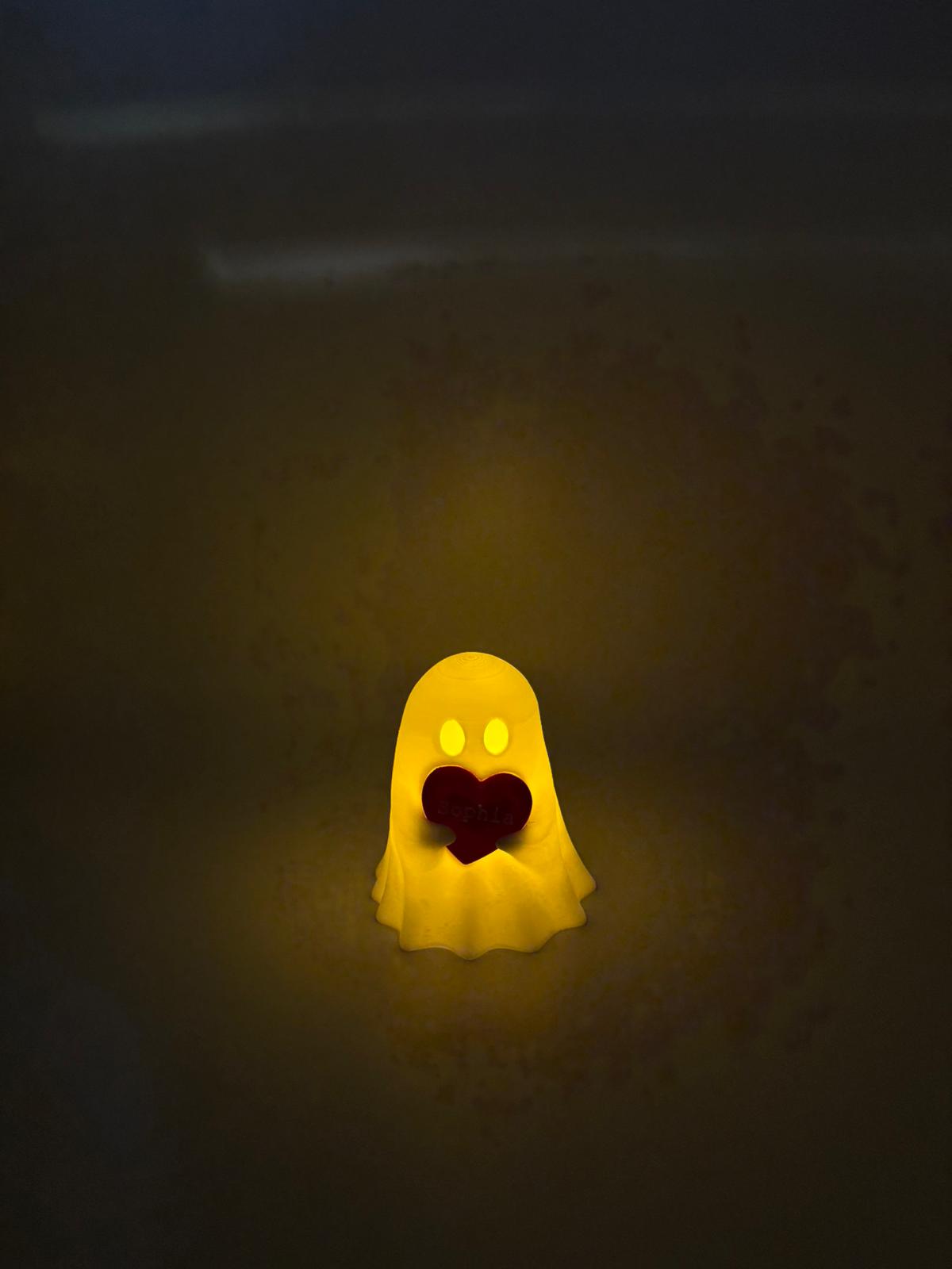 Personalisierbarer Geist mit Herz & LED-Teelicht – 3D gedruckte Deko mit Name