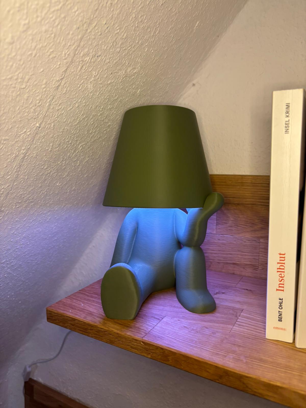 Designer Figuren Tischlampe mit RGB Licht – Moderne Deko Lampe mit Fernbedienung
