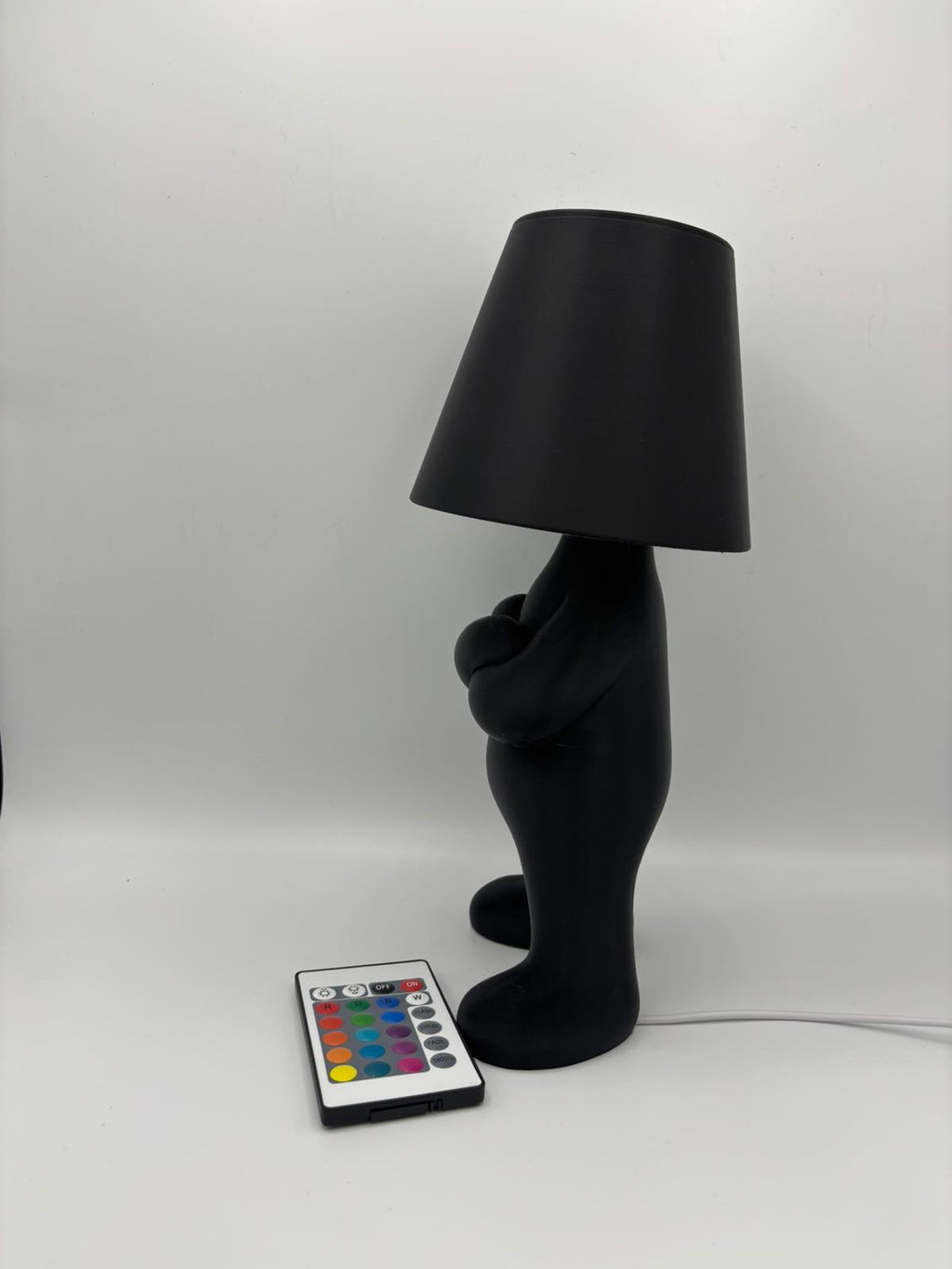 Stehende Figurenlampe – Moderne 3D gedruckte Tischlampe mit RGB Beleuchtung