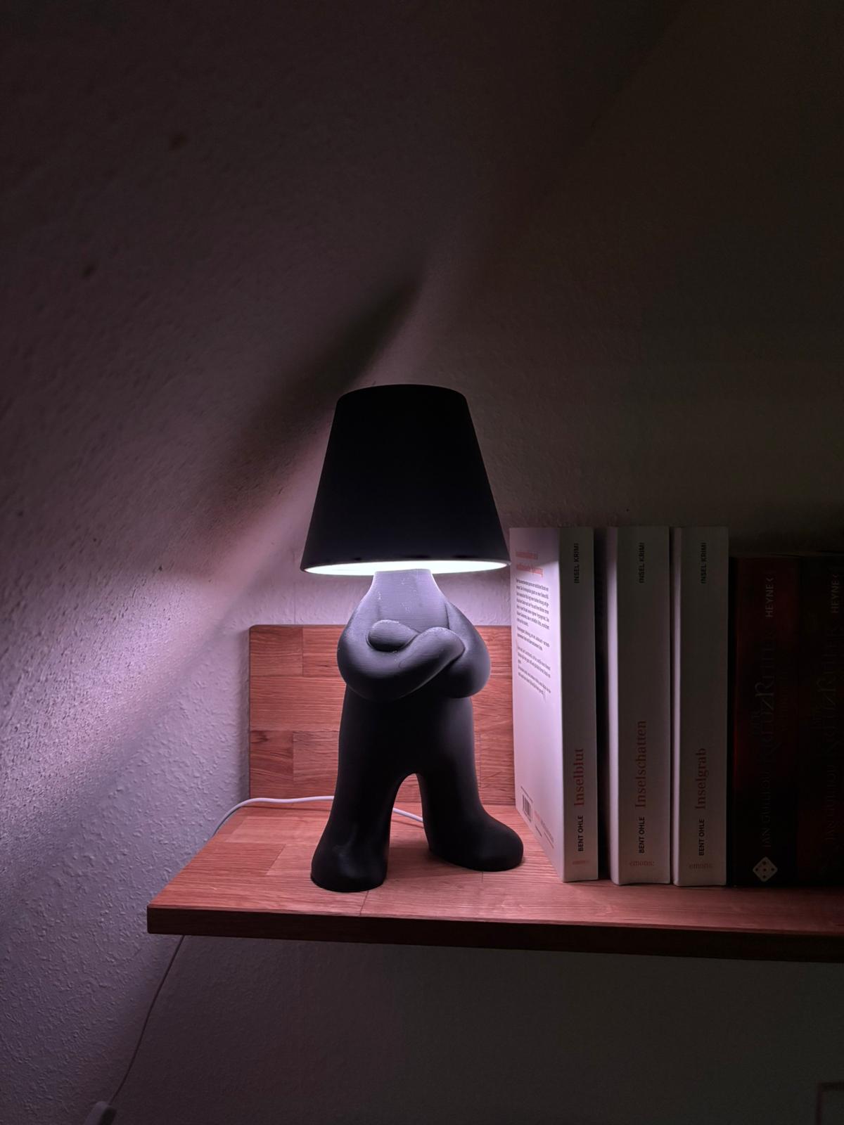 Stehende Figurenlampe – Moderne 3D gedruckte Tischlampe mit RGB Beleuchtung