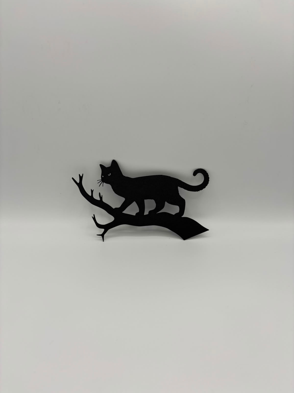 Katze auf Ast Wanddeko | Katzen Wandkunst ohne Bohren
