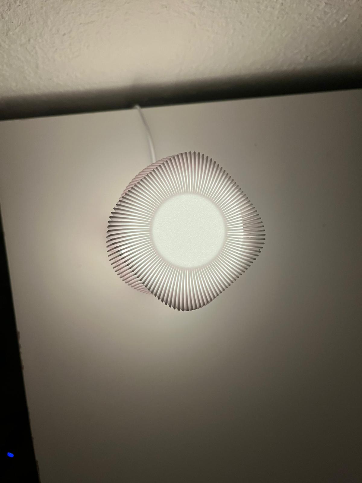 Moderne Tischlampe 3D gedruckt mit RGB – Design Nachtlicht mit Fernbedienung & USB