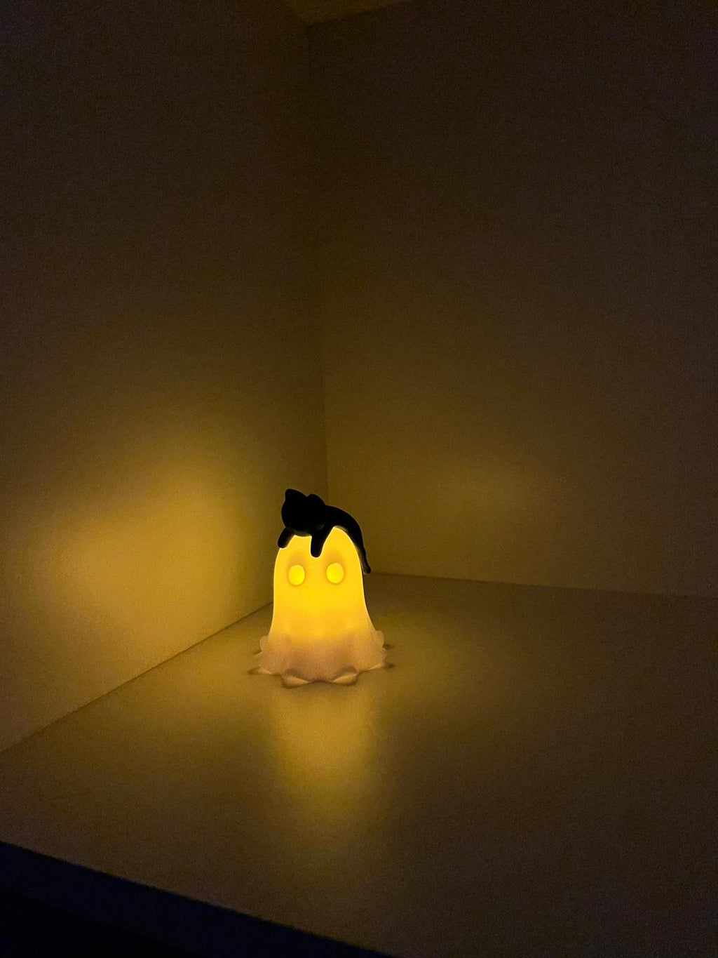 Leuchtender Geist mit Katze LED Deko 3D gedruckt