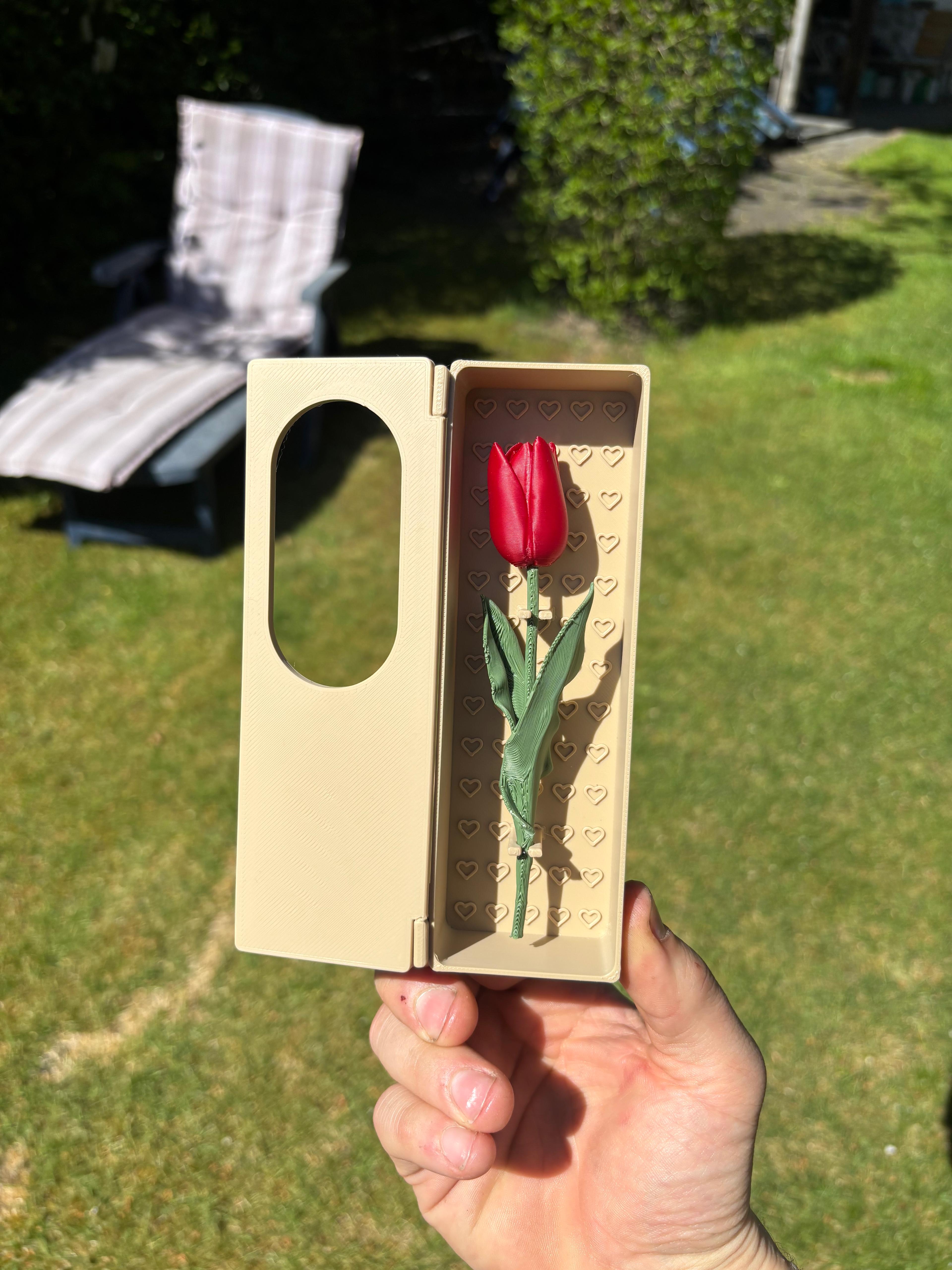 Personalisierte Blumenbox mit Tulpe oder Rose – mit Wunschtext