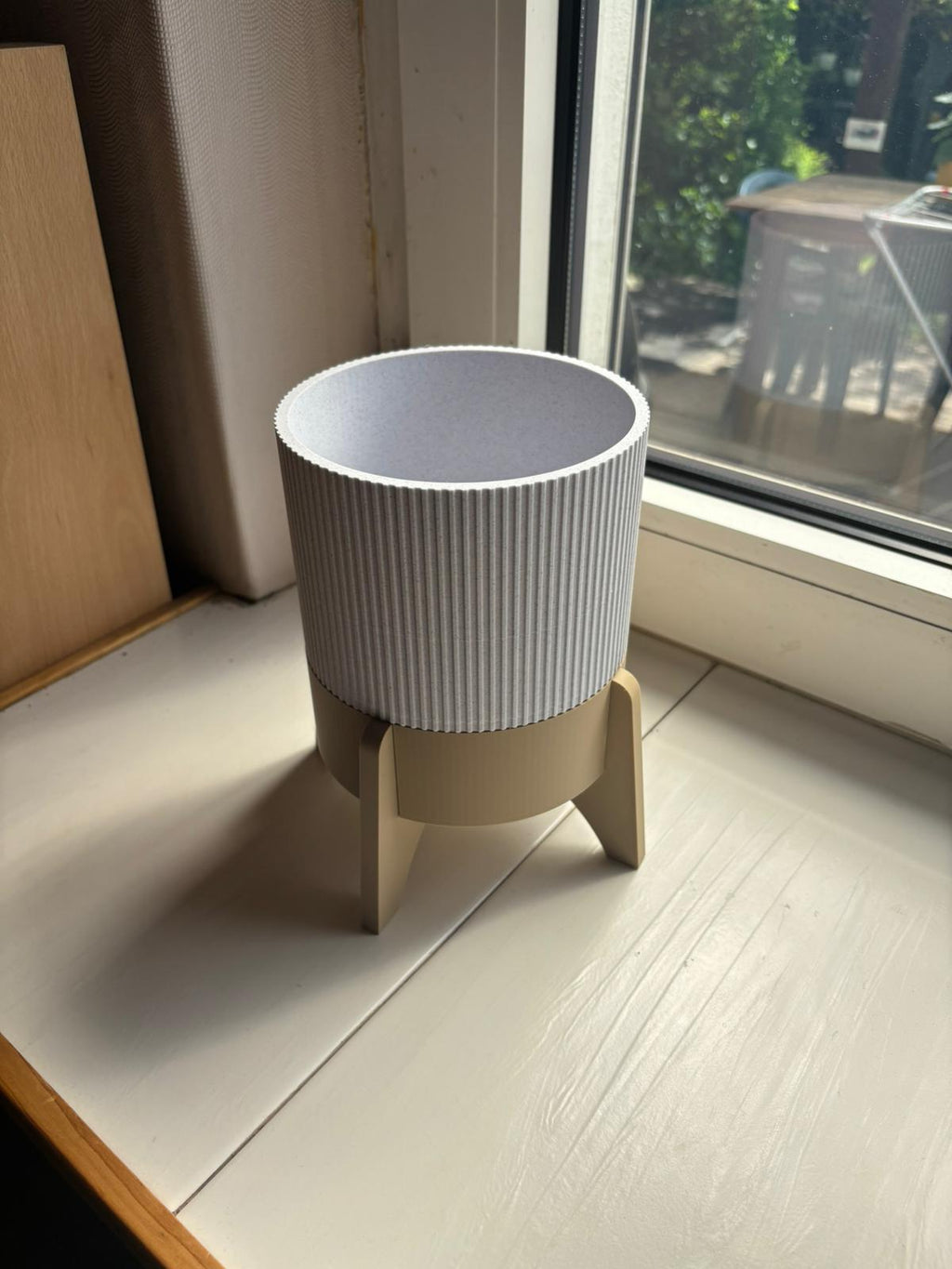 Moderner 3D-gedruckter Pflanztopf mit Standfuß & Wasserablauf