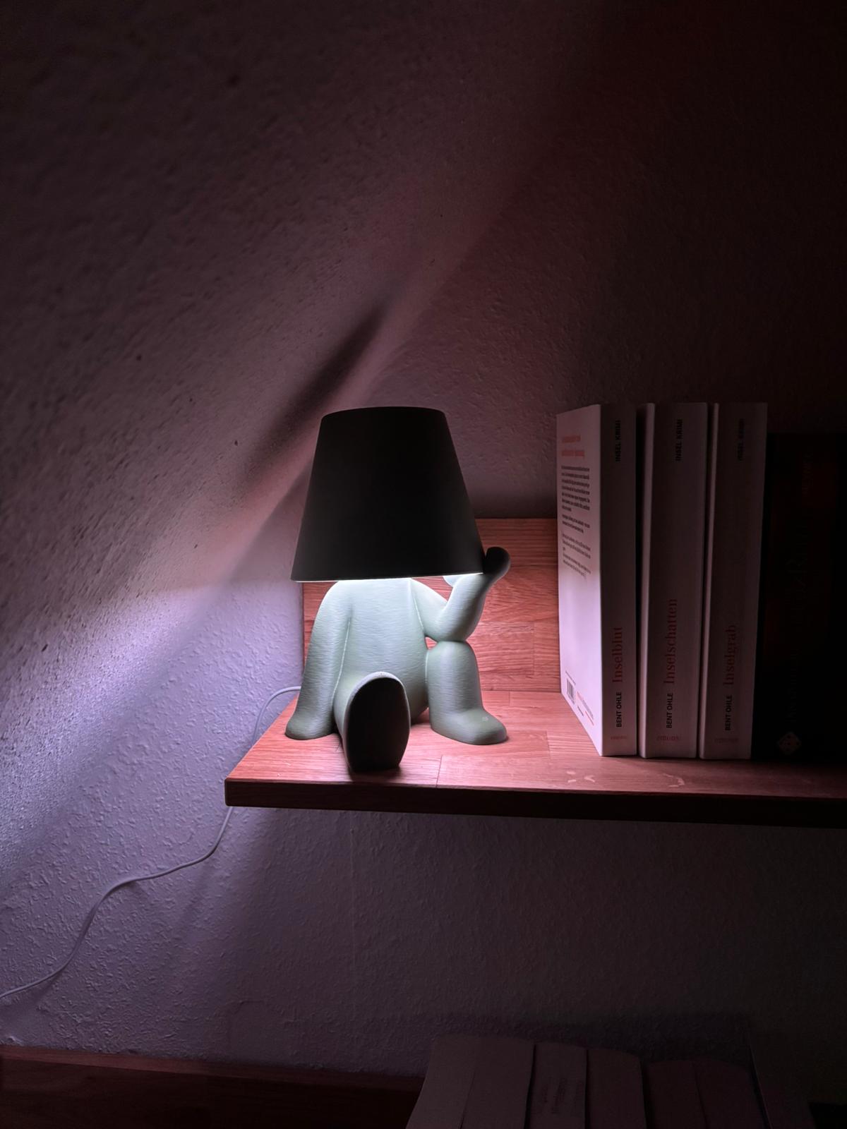 Designer Figuren Tischlampe mit RGB Licht – Moderne Deko Lampe mit Fernbedienung